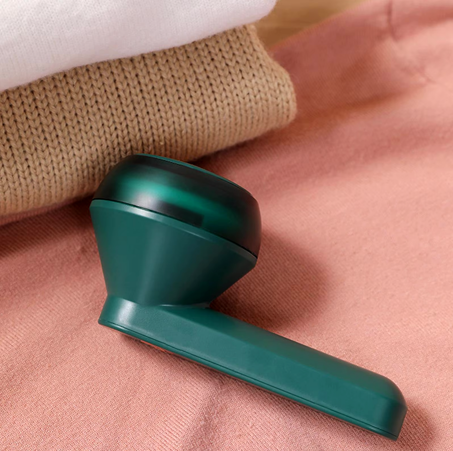 Rasoir de scame rechargeable pentru haine impecabile