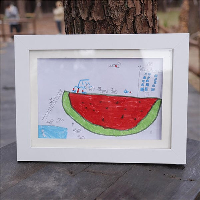 Art frame for children: display and preserve their creations