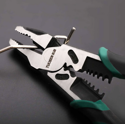 Multi-tool: efficiency and versatility 